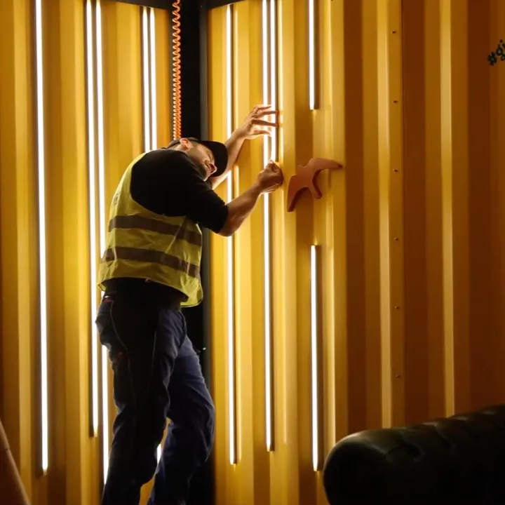 Behind the Scenes: LED-Installation für Videodreh